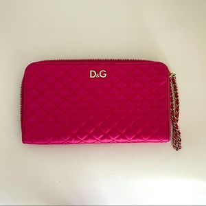 D&G Cloth Quilted clutch wristlet bag Fuschia